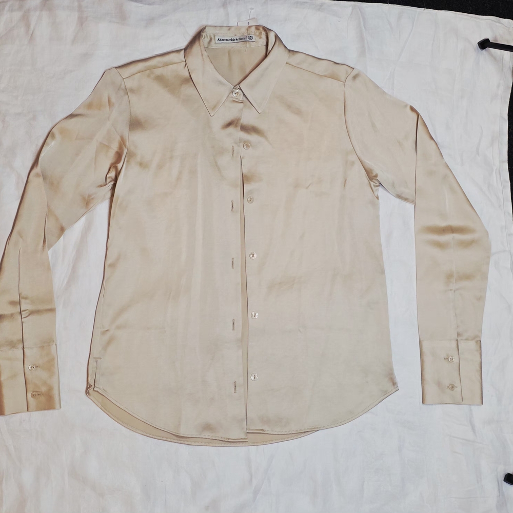 Abercrombie & Fitch NWT Cream Minimalist Satin Collared Blouse Top XXS